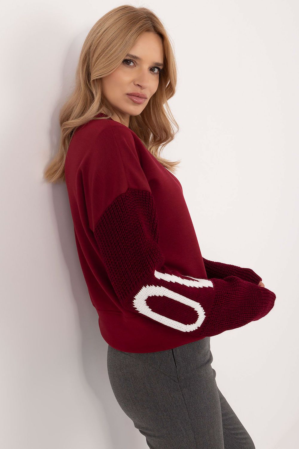 Italy Moda minimalist women's casual sweatshirt in EU size 0, combining fashion-forward design with fabric softness for all-day wear.