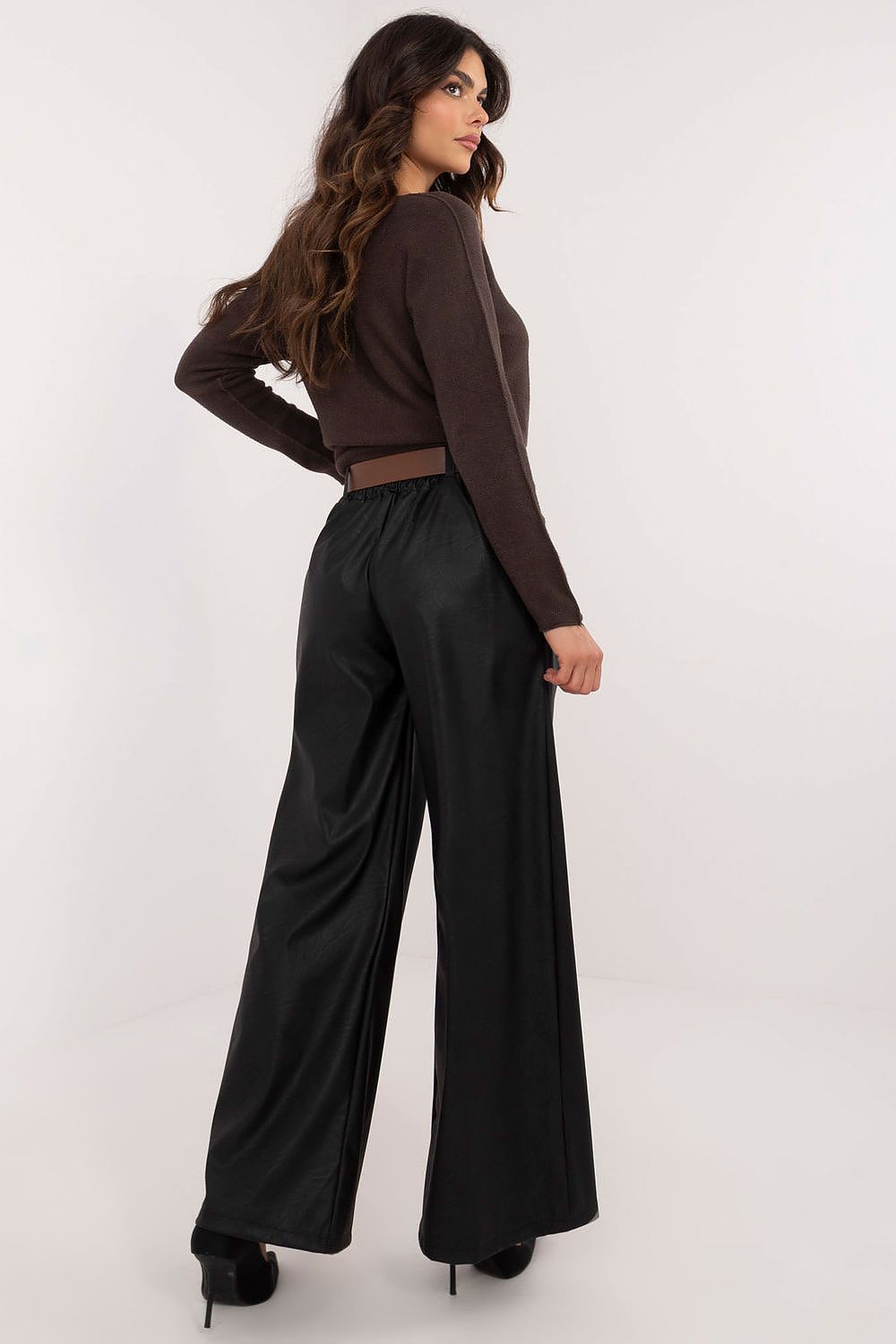 Elegant High Rise Wide Leg Trousers in eco leather for women by Italy Moda, perfect for combining sophistication and everyday ease.