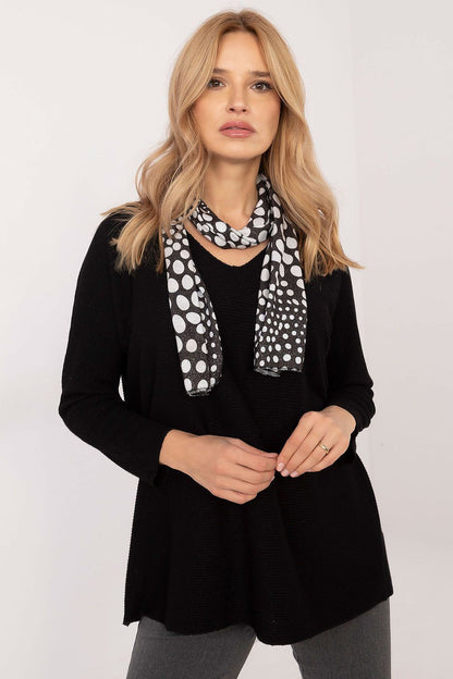 Close-up of Italy Moda's women's sweater with ribbed texture and heart neckline, showcasing luxurious fabric blend of viscose and elastane.