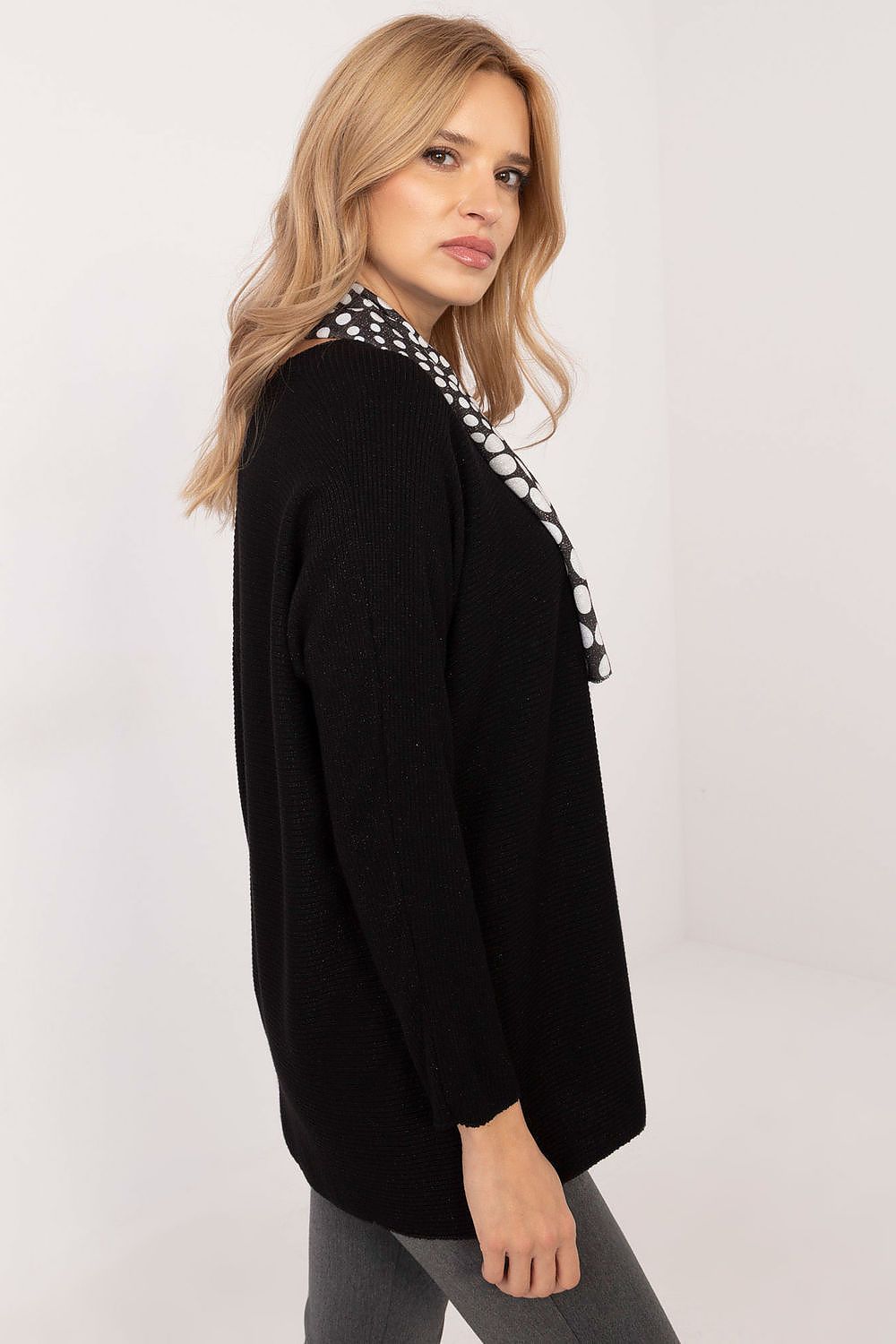 Italy Moda's elegant women's sweater on display, featuring a comfortable fit and modern design for versatile fashion choices.