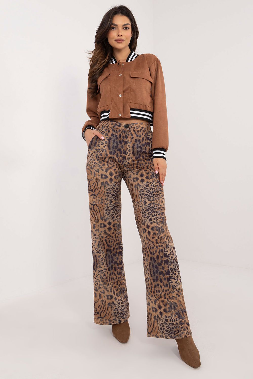 Elegant high waist women's trousers with animal motif from Lakerta, showcasing a classic fit for sizes EU 36-42, perfect for sophisticated casual outfits.