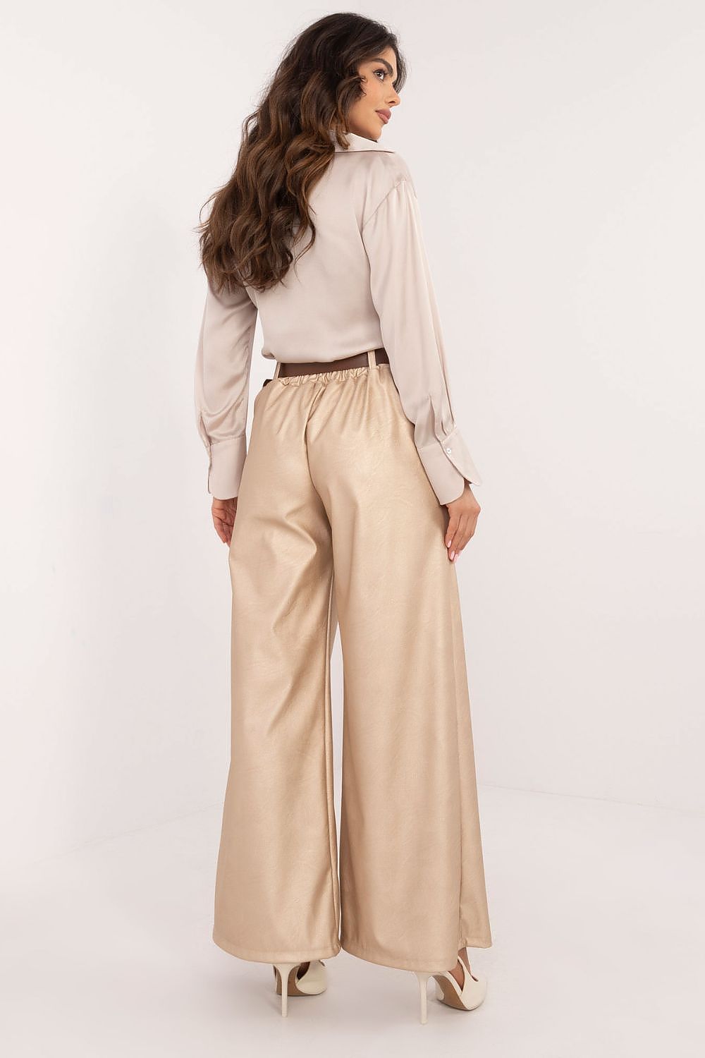 Full Length Image of Italy Moda Women's Luxury Wide Leg Trousers, Featuring High Rise Fit and Slip-in Side Pockets for Practicality.