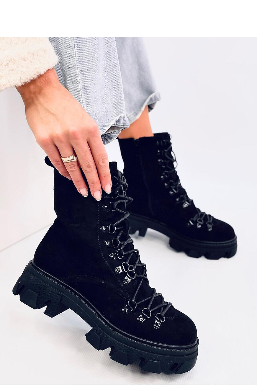 Inello Women's Eco-Suede Baggers Boots with Thick Sole and Soft Fur Lining, Elegant Lace-Up Design, Perfect for Trendy Autumn Fashion