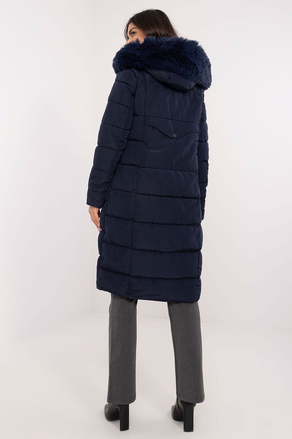 Luxury knee-length down jacket from Factory Price, showcasing quilted design and sleek pattern for a stylish everyday look.
