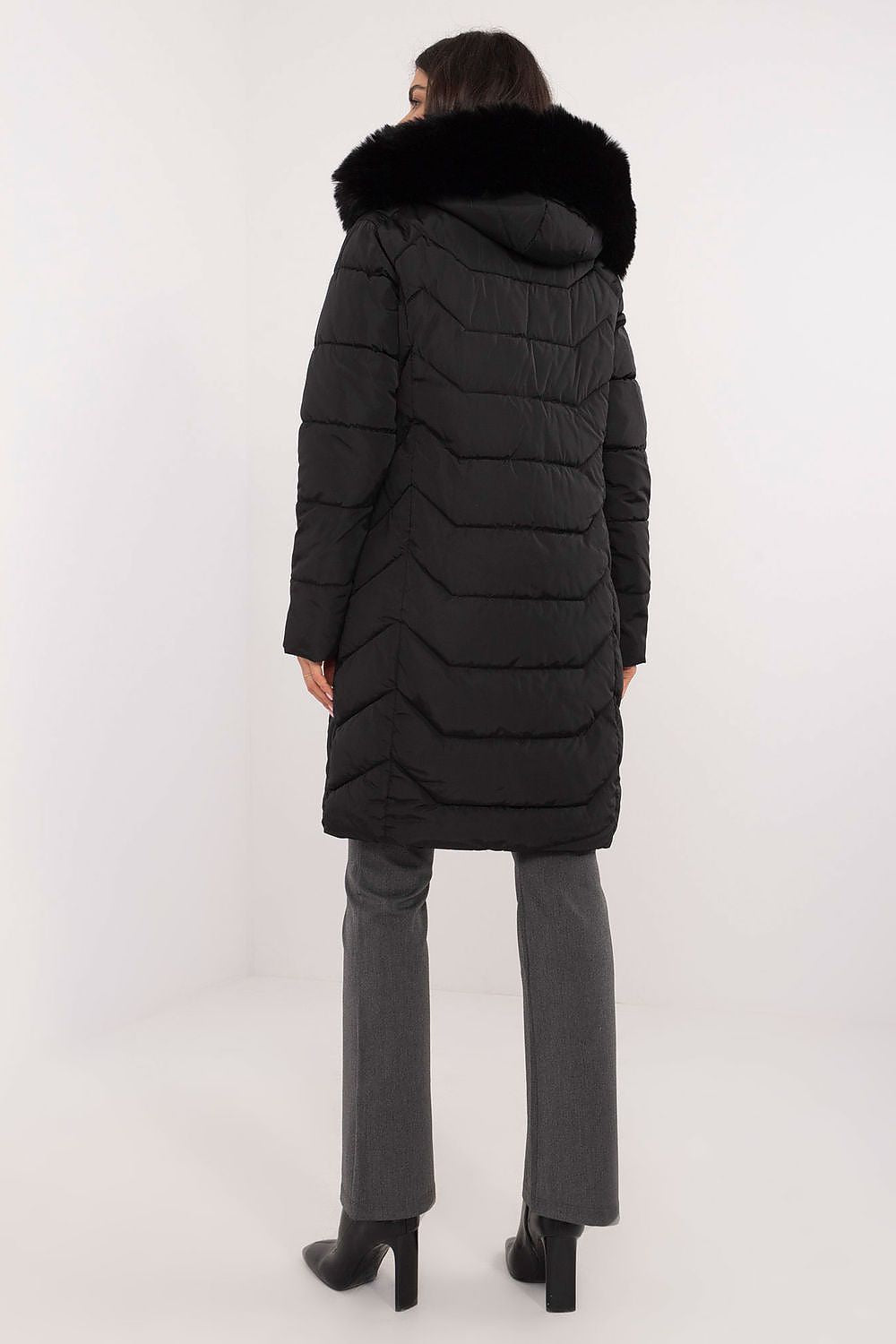 Fashionable women's down jacket by Factory Price with a fur-lined hood, ideal for transitioning through autumn and winter.
