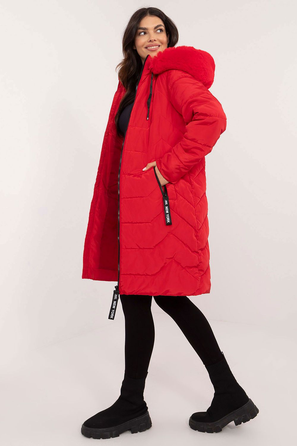 Chic detachable fur hood on high-quality women's quilted jacket, ensuring comfort during cold seasons by Factory Price.
