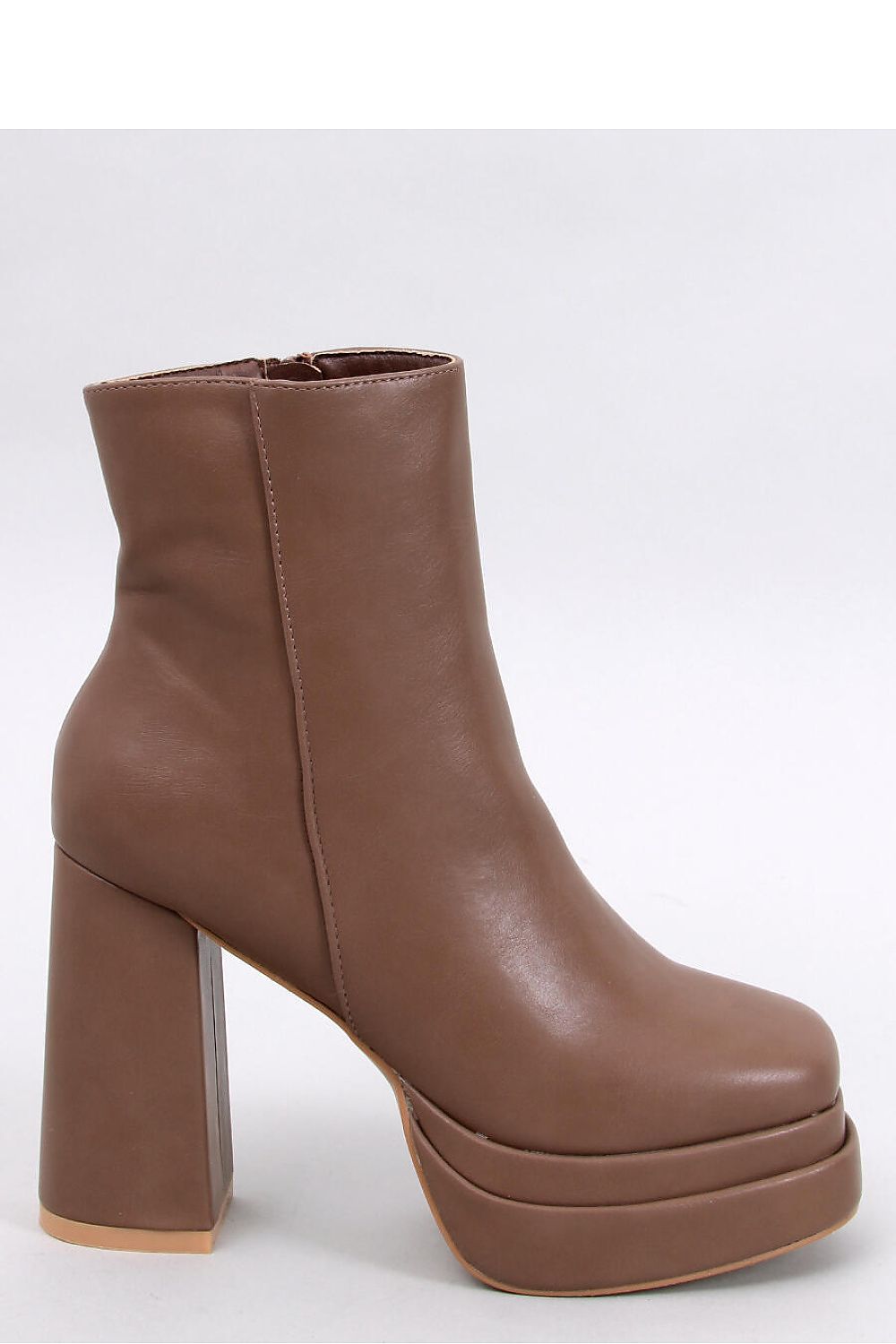 Exquisite Inello women's platform heel boots featuring a sophisticated 12 cm heel, elegantly styled in organic leather.