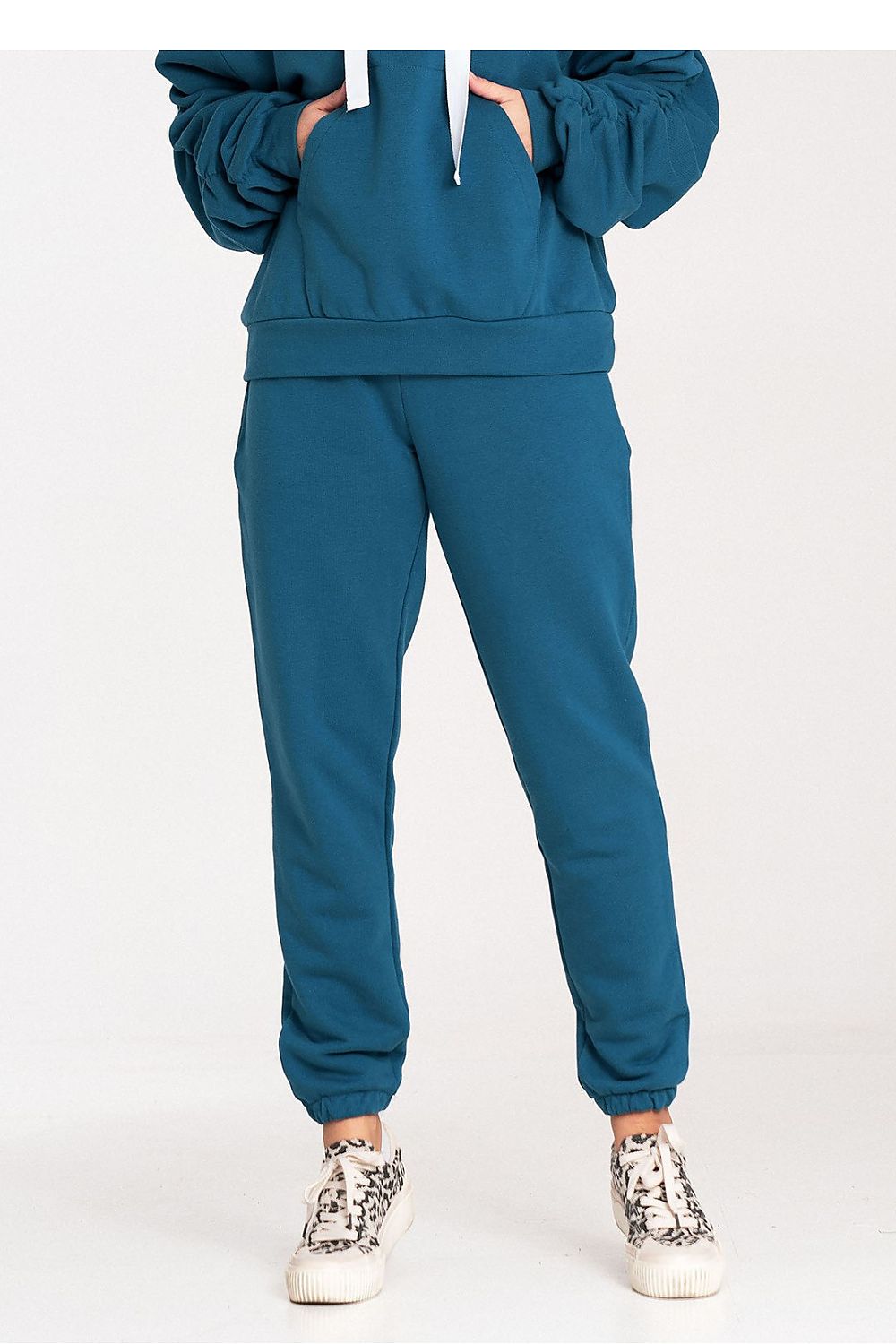Stylish Figl cotton sweatpants without pockets, crafted for a sleek silhouette and ultimate comfort.