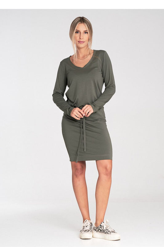 Figl daydress in luxurious fabric showcasing a flattering silhouette with long sleeves and graceful half-round neckline, ideal for sophisticated occasions.