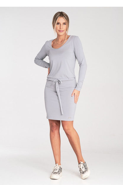 Detailed view of the half-round neckline and intricate stitching on the Figl daydress, highlighting its attention to fashion and quality.