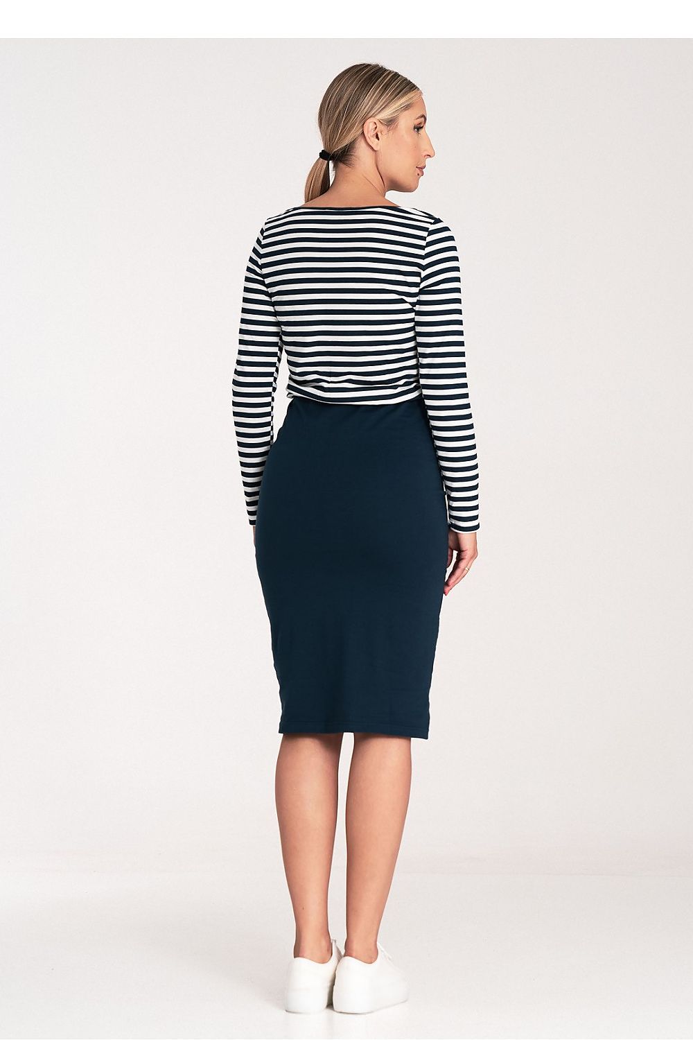 Beautiful Figl luxury cotton daydress with long sleeves and stripes, ideal for any fashionable occasion.
