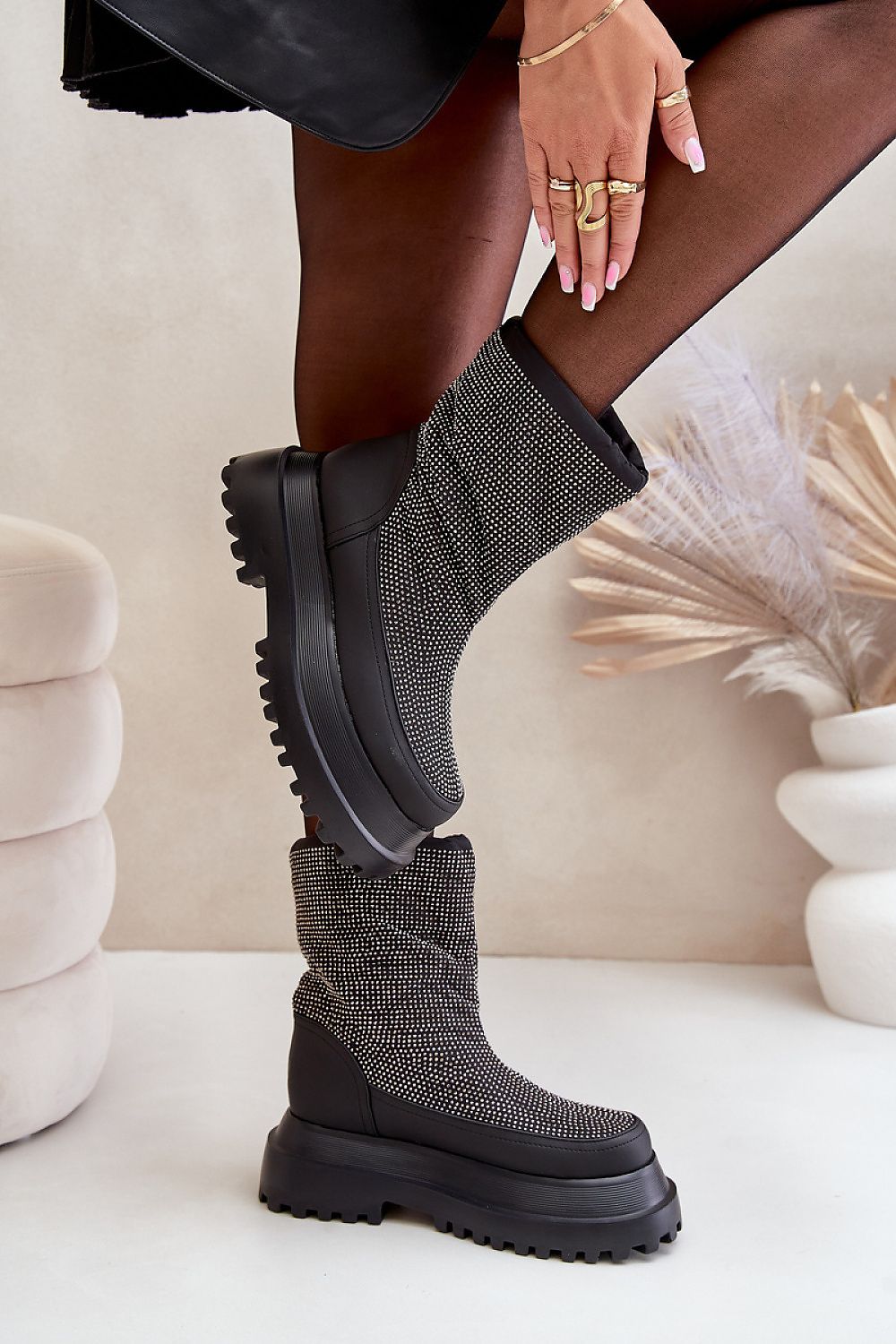 Chic Step In Style snow boots in eco leather with a 6.5cm heel and 5.5cm platform, perfect for urban winter fashion.