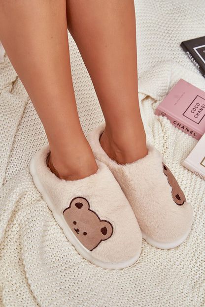 Elegant women's fur slippers in EU sizes 36-41 by Step in Style, showcasing a charming teddy bear motif for ultimate warmth and coziness.