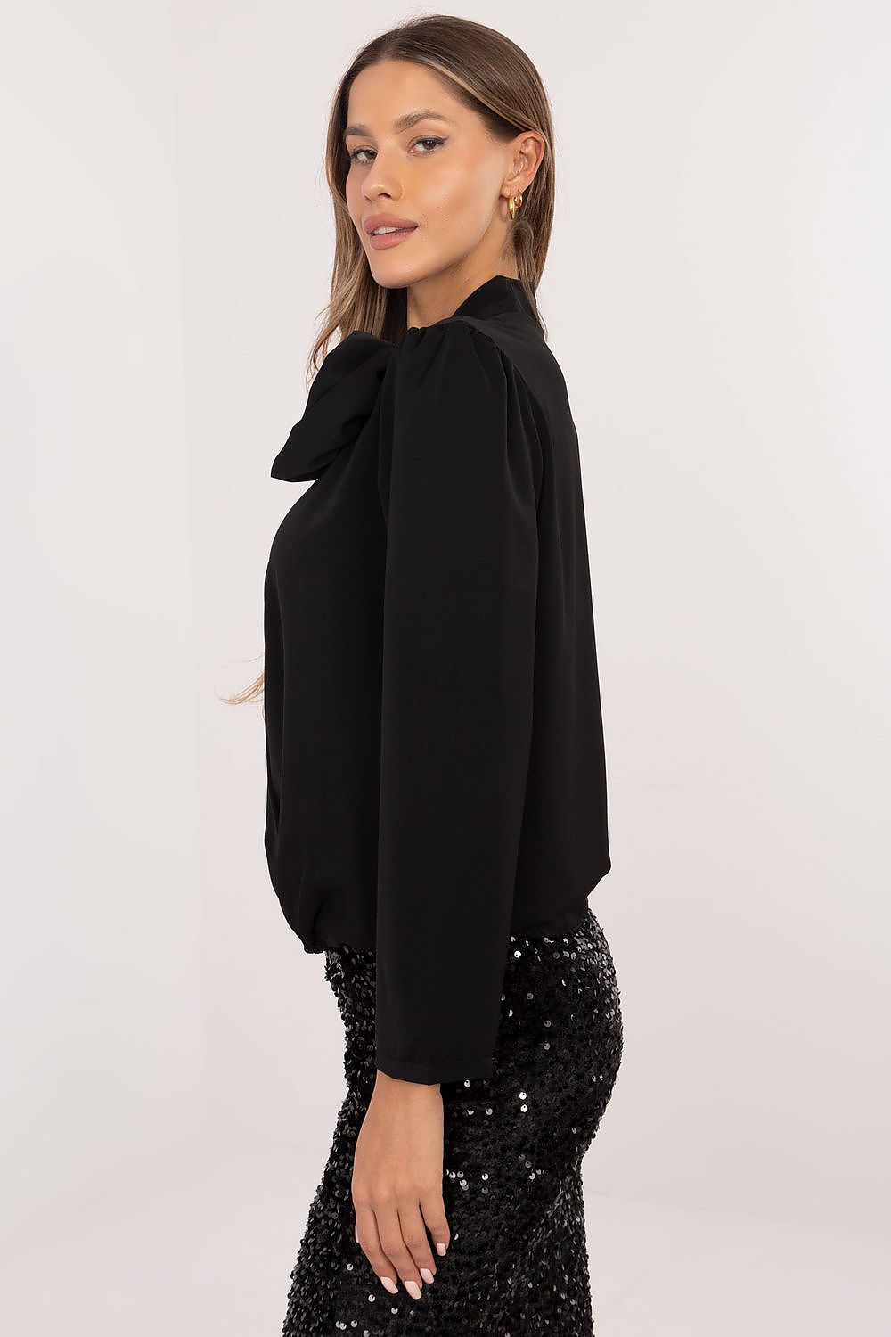 Elegant Italy Moda blouse with long sleeves and a decorative flower detail, ideal for formal occasions, in EU 0 size.