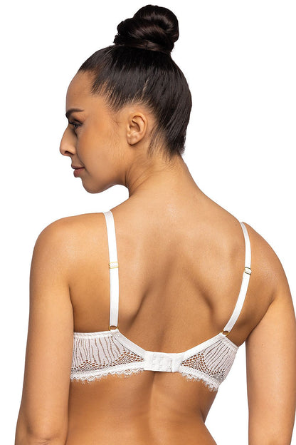 Close-up of Liza Lace Push-Up Bra by Mat, showcasing intricate lace detailing and a petite jewellery accent, designed to enhance your silhouette with sophistication.