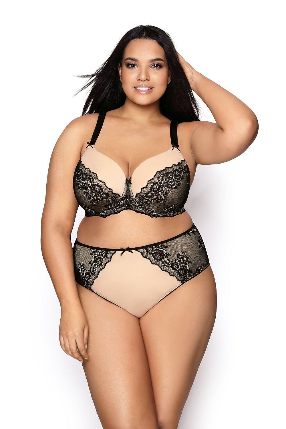 Luxurious back design of the Mat Hellen padded bra made with strong tulle elastic mesh and reinforced underwire for support.