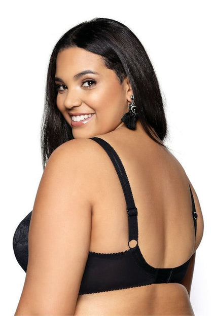 Opulent Hannah bra by Mat showcasing luxurious lace accents and a beautiful jewellery pendant, available in multiple sizes EU 65D-95G.