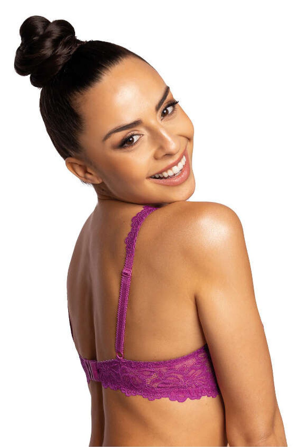 Luxury magenta lace padded bra by Mat, featuring adjustable straps and an exquisite design, available in sizes EU 65B to EU 85D.