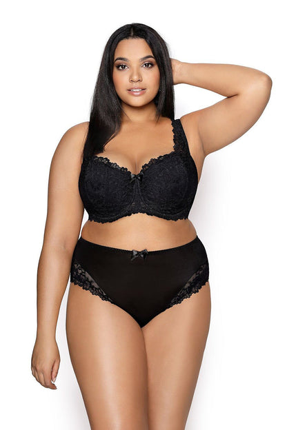 Luxury padded lace bra for curvy women by Mat, sizes EU 100B to EU 110E, featuring exquisite black lace design that beautifully emphasizes cleavage and provides a flattering silhouette.