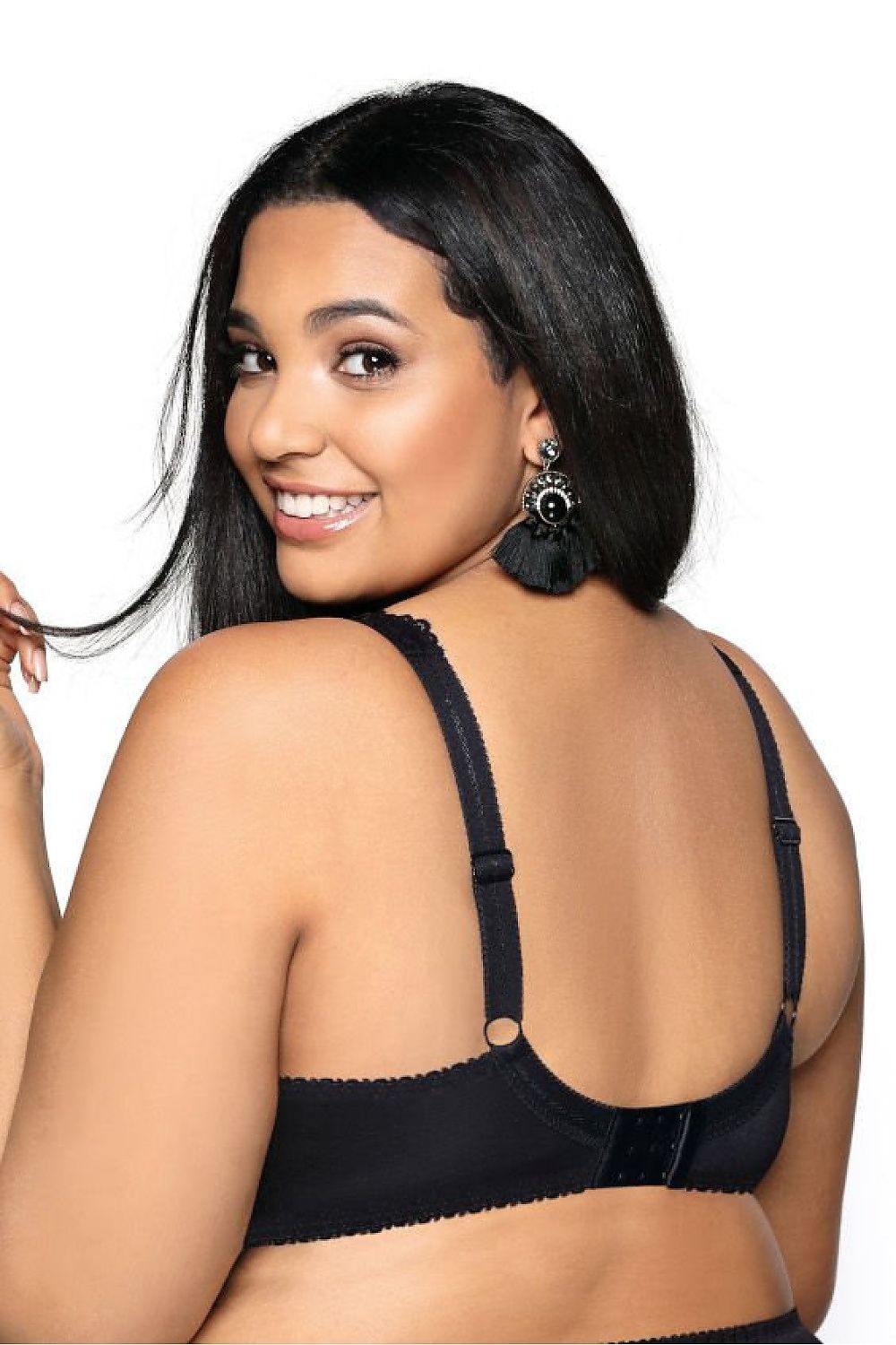 Elegant lace bra for plus-size women by Mat, designed with wide decorative straps for enhanced support, available in various sizes ranging from EU 100B to EU 110E.