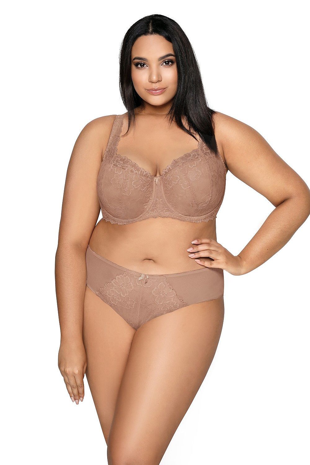 Sophisticated view of Mat's Carmela Lace Padded Bra showcasing intricate lace details, ideal for enhancing curves and offering support in larger sizes.