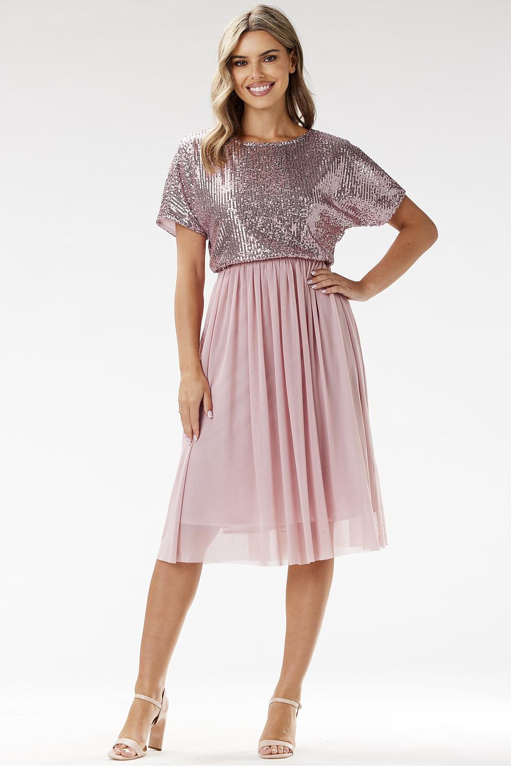 Full view of the Awama kimono evening dress in elegant tulle, designed for comfort and style, perfect for festive celebrations.