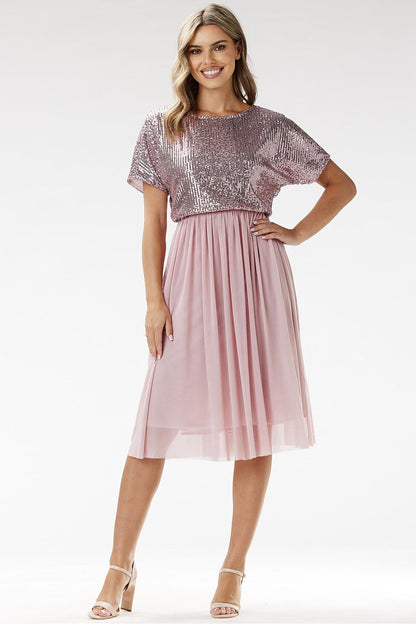 Full view of the Awama kimono evening dress in elegant tulle, designed for comfort and style, perfect for festive celebrations.