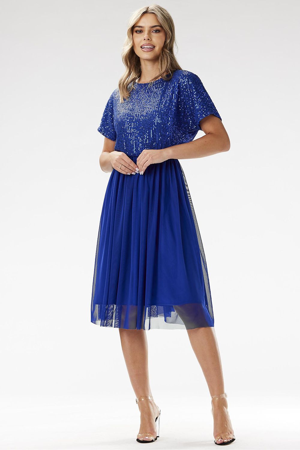 Elegant Awama kimono evening dress in sequins and tulle, showcasing intricate detailing for a luxurious look at special occasions.