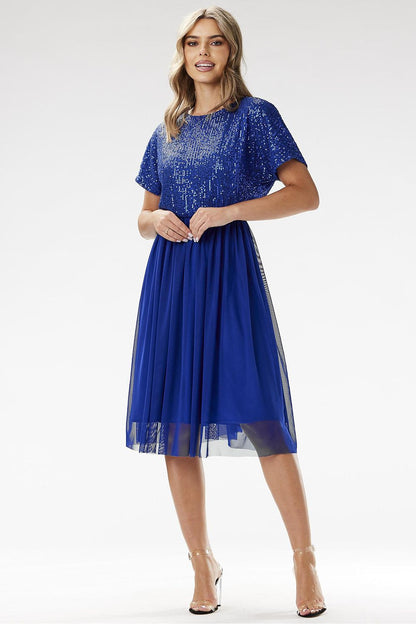 Elegant Awama kimono evening dress in sequins and tulle, showcasing intricate detailing for a luxurious look at special occasions.