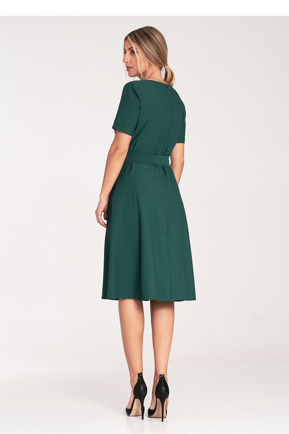 Elegant Figl classic midi dress featuring exquisite pleats and a boat neckline, designed for a luxurious fit in size EU S-XL.