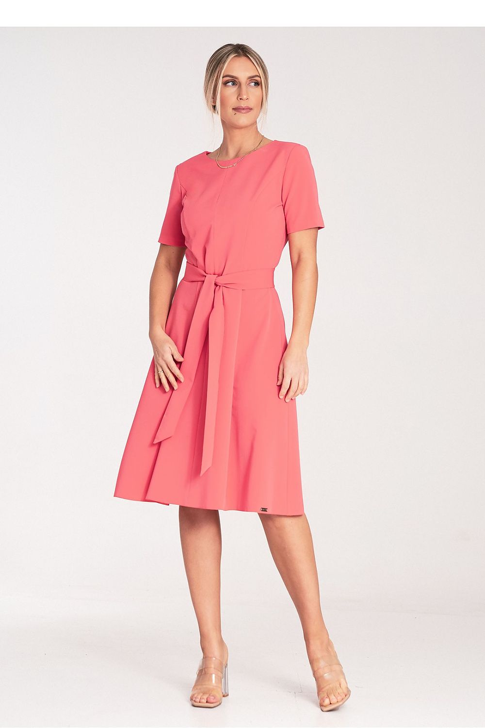 Stylish Figl midi dress with a fabric belt and short sleeves, offering a sophisticated silhouette for sizes EU S-XL.