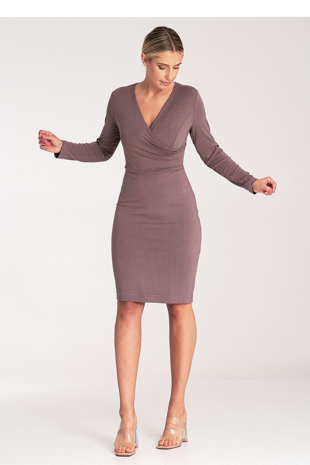 Chic V-neckline of the Figl Fitted Day Dress with overlapping fabric, designed for a luxurious look.