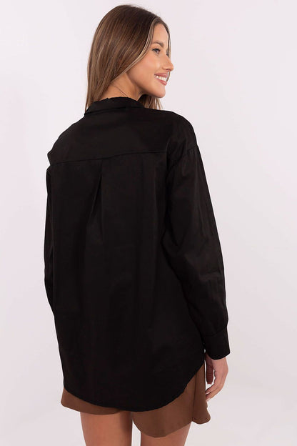 Stylish women’s shirt from Italy Moda, showcasing a flattering cut and removable tie for personalised looks.