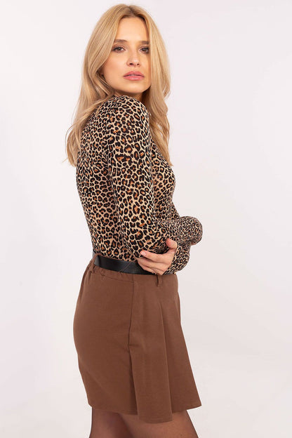 Stylish and comfortable long-sleeve blouse featuring an animal design, available in sizes S-XL from Factory Price.