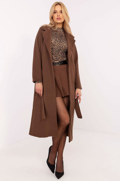 Stylish long-sleeve blouse showcasing a unique animal design, available in EU sizes S-XL by Factory Price.