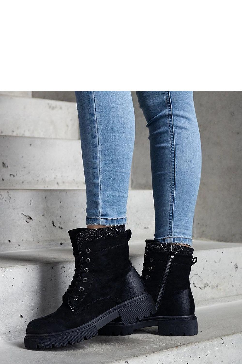 Premium-quality eco-leather black ankle boots with zipper closure from Solea, ideal for autumn and spring wear.