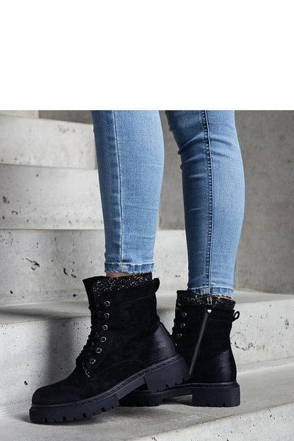 Premium-quality eco-leather black ankle boots with zipper closure from Solea, ideal for autumn and spring wear.