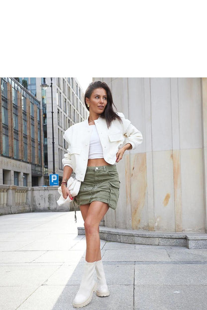 Elegant Solea Albertina beige patent leather ankle boots with a medium heel, ideal for comfortable all-day wear in luxury style.