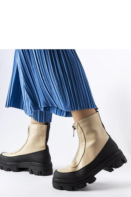 Solea elegant beige ankle boots with zipper, crafted from warm eco leather, featuring a 5 cm heel. Perfect for winter wear and stylish comfort.