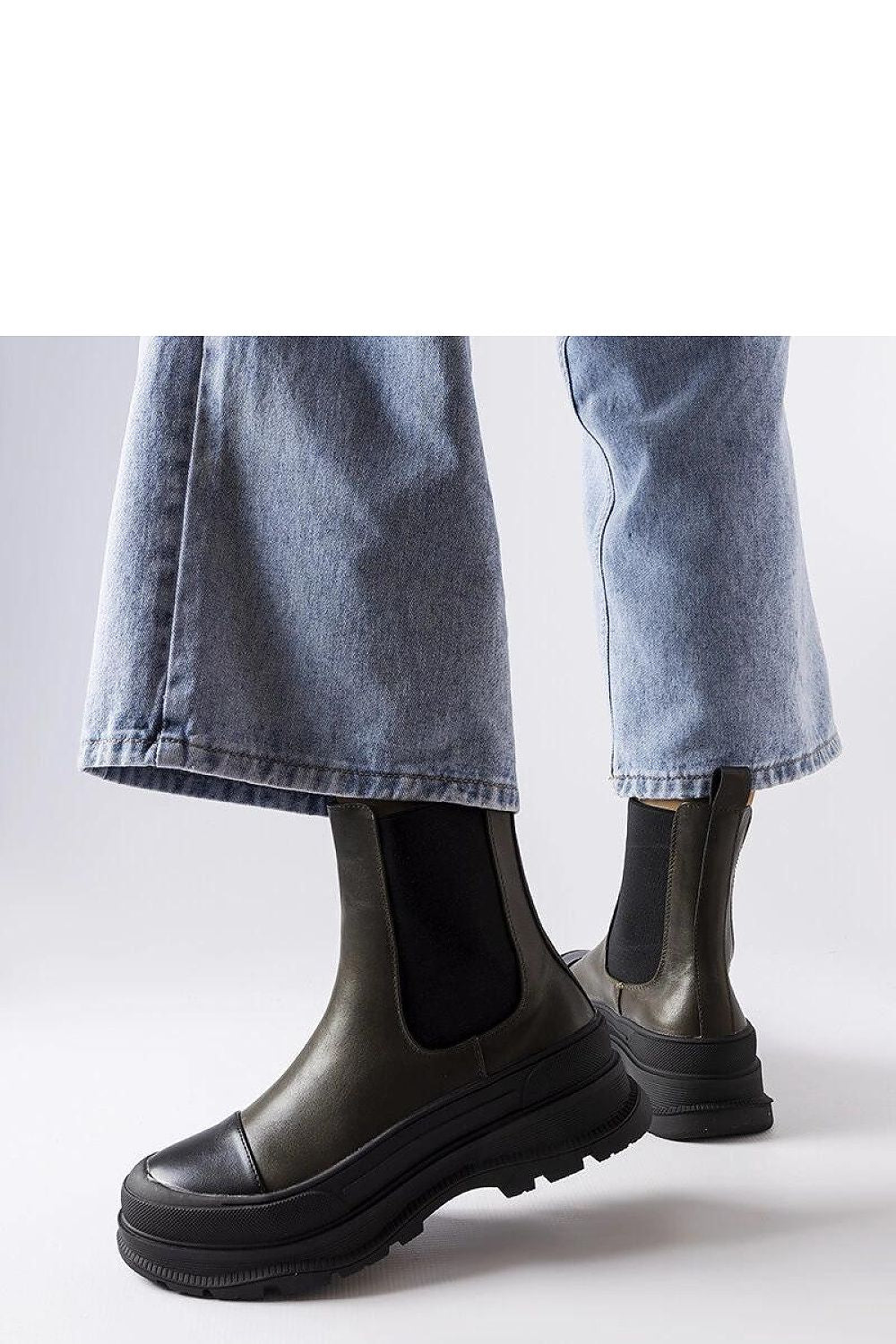 Solea elegant green platform ankle boots Bellucci made of eco leather, featuring a chic ankle design and a comfortable rubber sole, ideal for fashionable women.