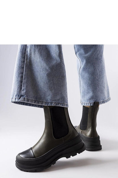 Solea elegant green platform ankle boots Bellucci made of eco leather, featuring a chic ankle design and a comfortable rubber sole, ideal for fashionable women.