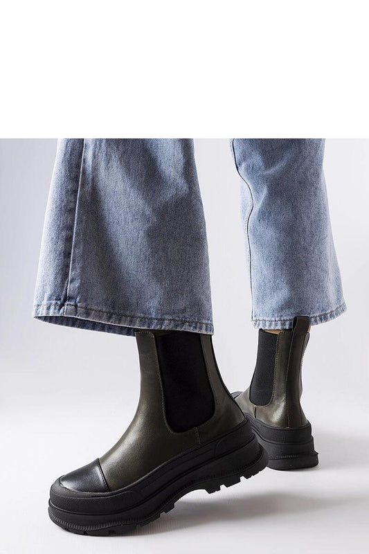 Solea elegant green platform ankle boots Bellucci made of eco leather, featuring a chic ankle design and a comfortable rubber sole, ideal for fashionable women.