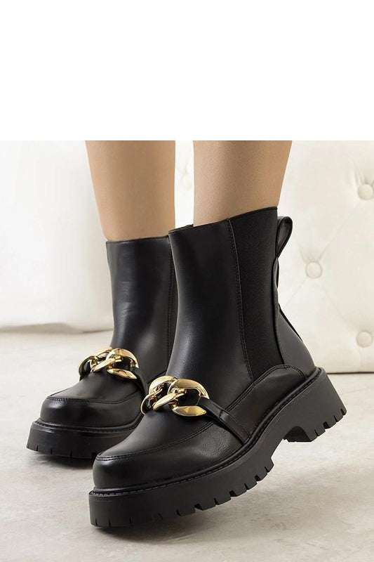 Solea luxurious black eco-leather ankle boots featuring a thick platform sole and chic chain strap, ideal for stylish autumn and winter wear.