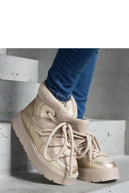 Luxury beige platform snow boots with fur lining from Solea, designed for stylish winter wear and comfort in sizes EU 36-41, US 5.5-10.5.