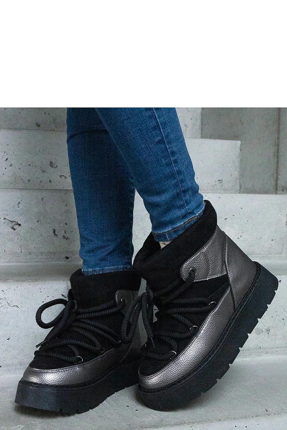 Chic Beige Snow Boots from Solea, designed with a warming fur lining for ultimate comfort and fashion.