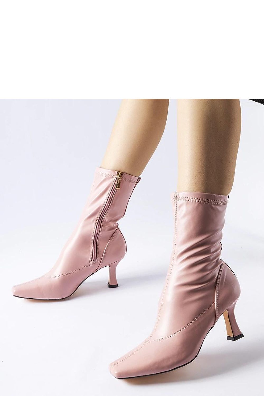 Elegant Solea Pink Luisella low-heeled ankle boots with square toe and zipper, ideal for autumn and winter fashion.