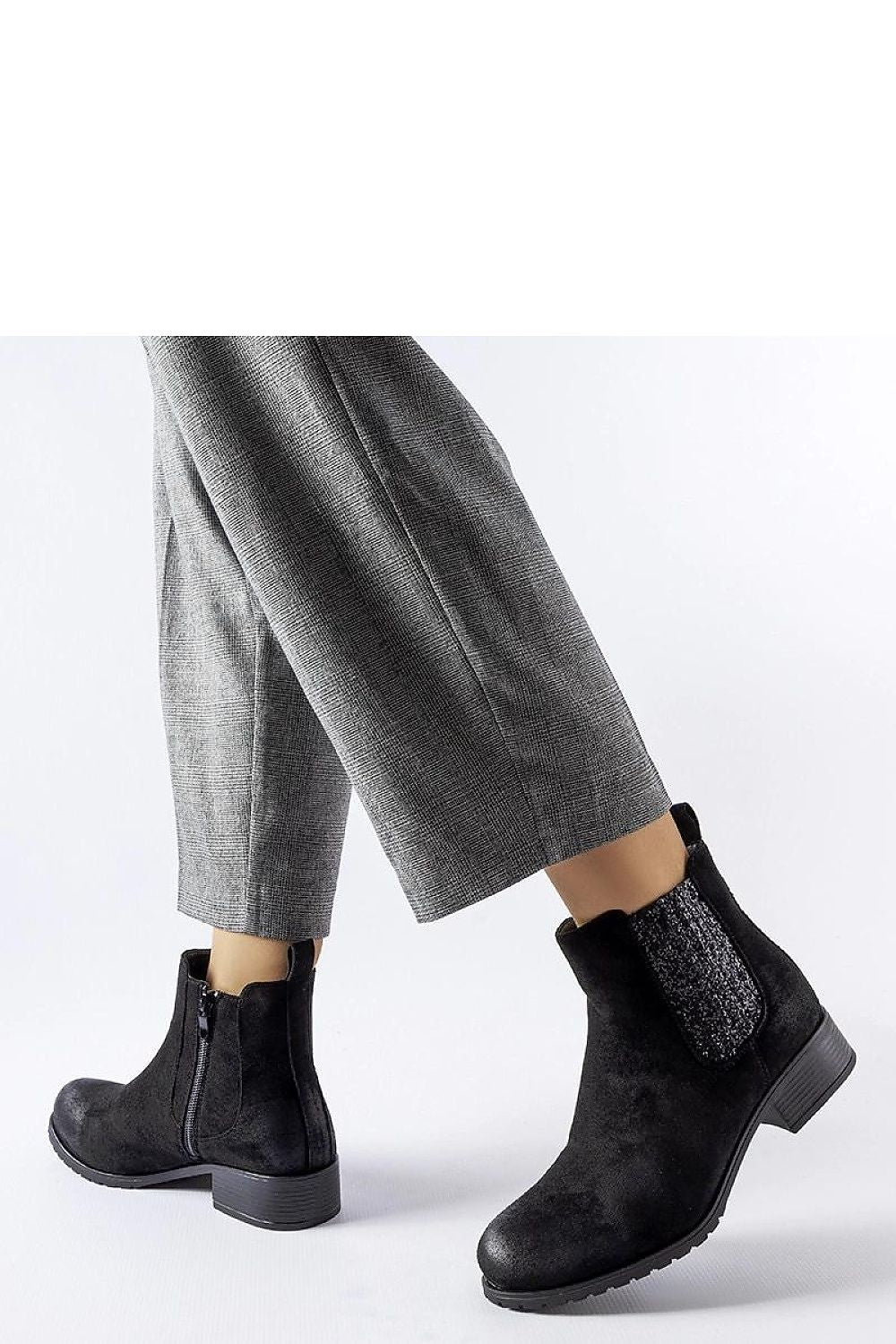 Elegant Solea Black Arnoux Flat Winter Boots with warm lining, designed for comfort and style, ideal for the Fall/Winter season. Available in EU sizes 36-41 and US 5.5-10.5.