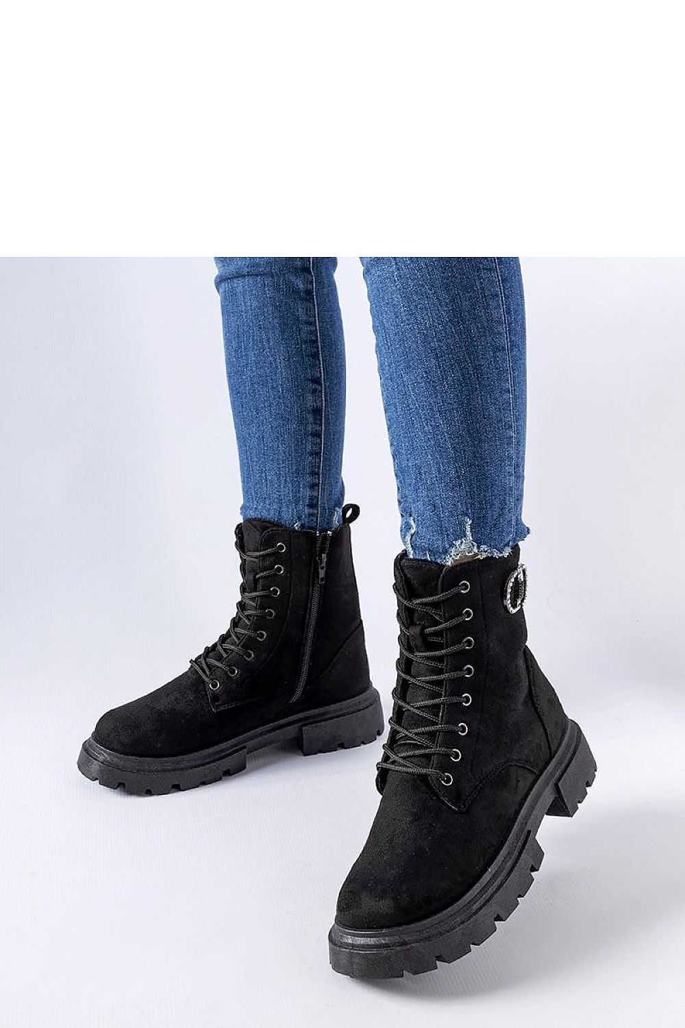 Elegant women's winter footwear from Solea, black insulated zirconia trappers with a practical zipper and rubber sole for confident walking.