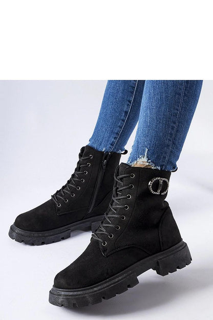 Solea luxury insulated zirconia trapper shoes for women, available in EU sizes 36 to 41, highlighting their fashionable and functional design.