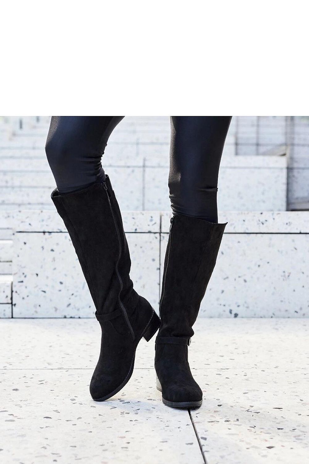 Solea's exquisite black insulated knee-high boots for women, expertly crafted from eco leather, combining elegance and comfort for the fashionable winter wardrobe.